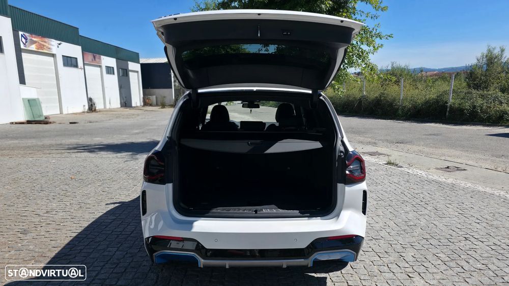 BMW iX3 M Sport Impressive - 7