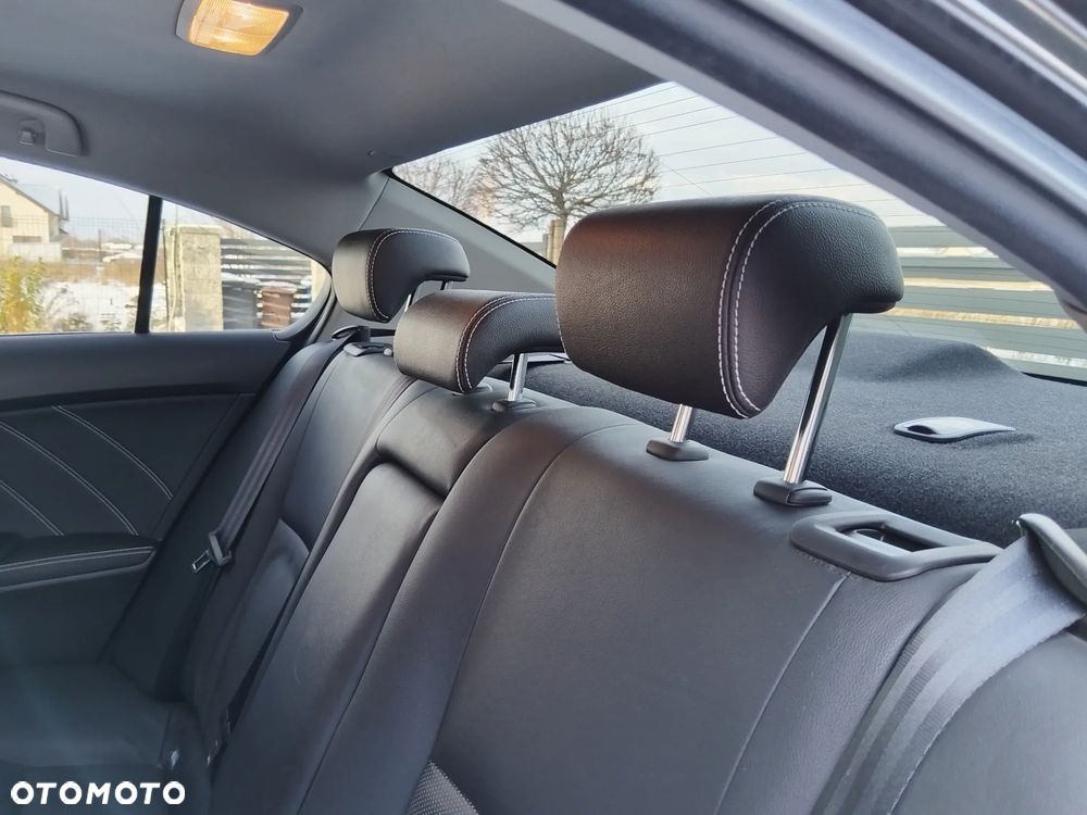 Toyota Avensis 1.8 Premium MS - 22