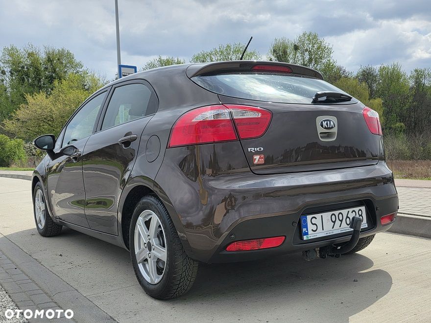 Kia Rio 1.2 Dream Team Edition - 4