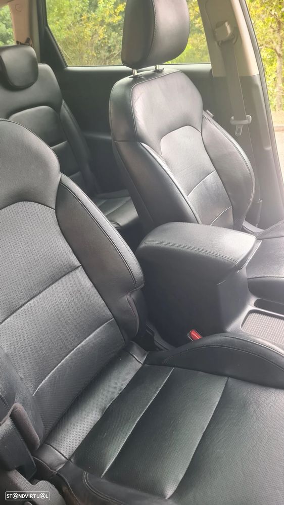 Kia Carens 1.7 CRDi ISG TX 7DCT - 6