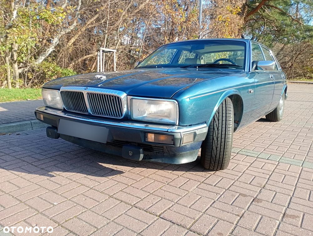 Jaguar XJ - 4