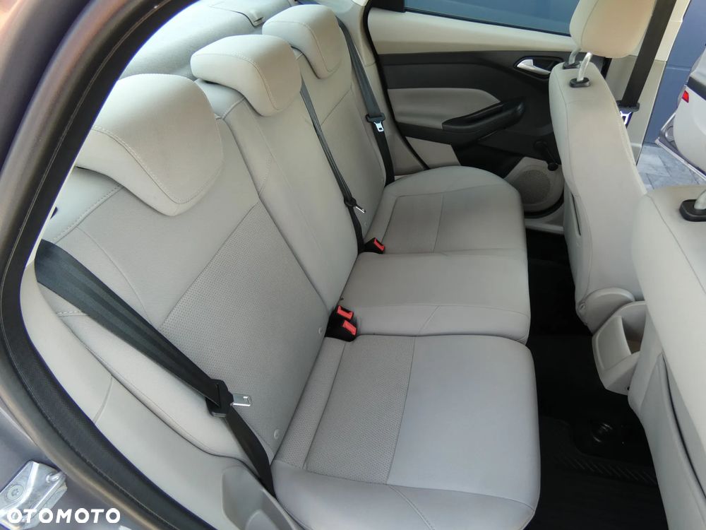 Ford Focus 1.6 Trend - 25