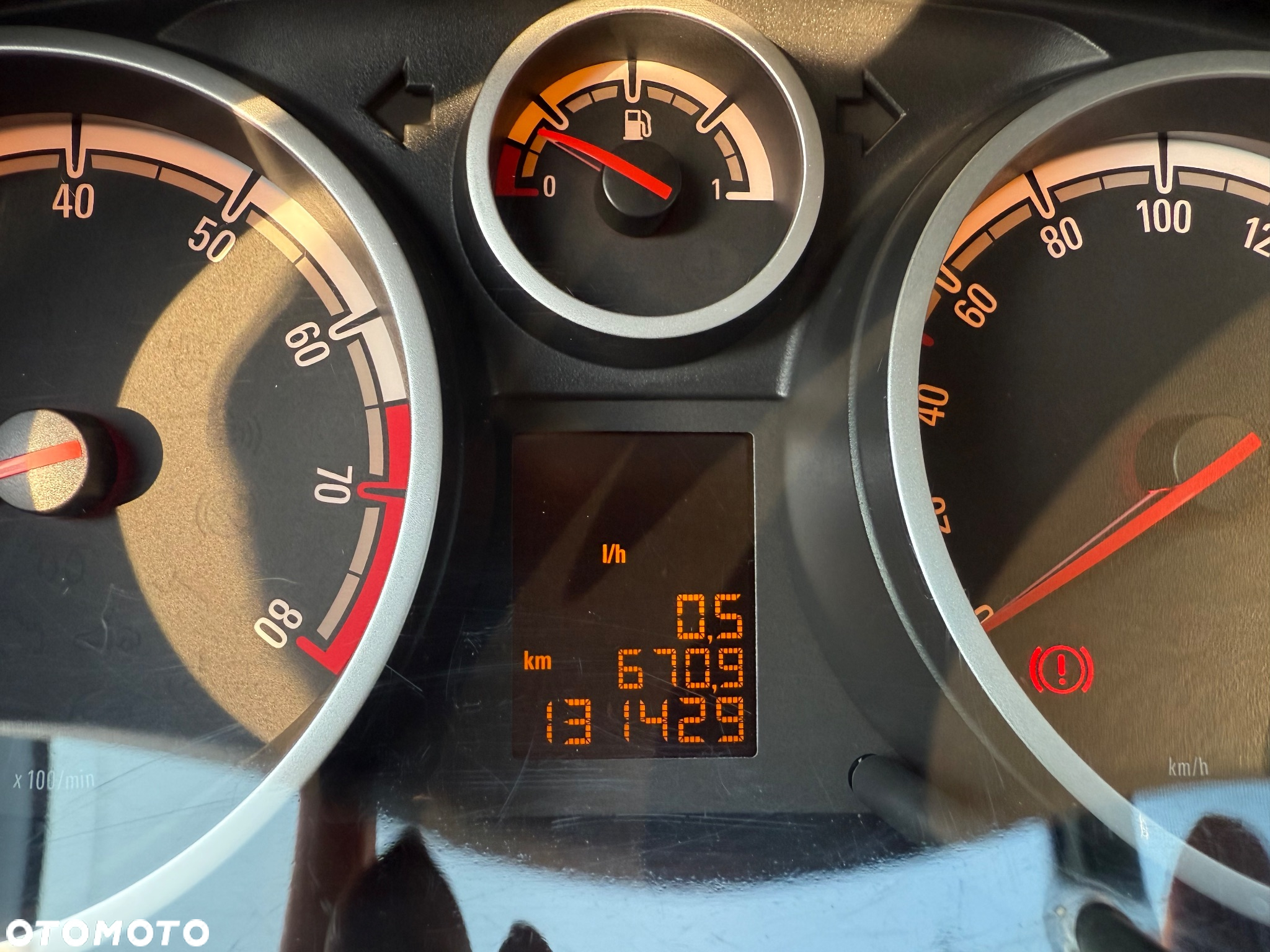 Opel Corsa 1.2 16V Essentia - 16