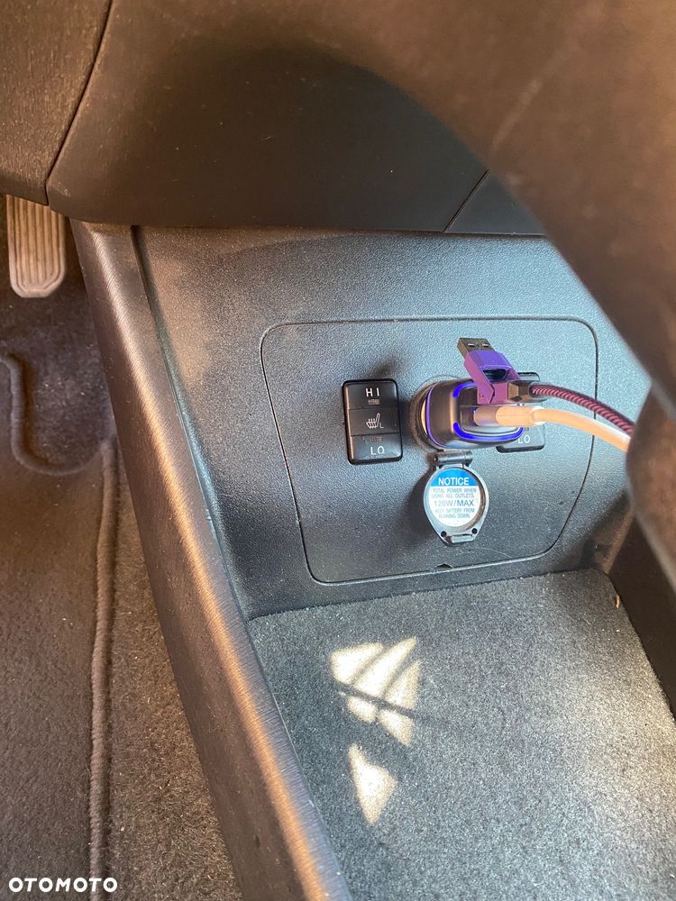 Toyota Prius 1.8 HSD Sol - 11