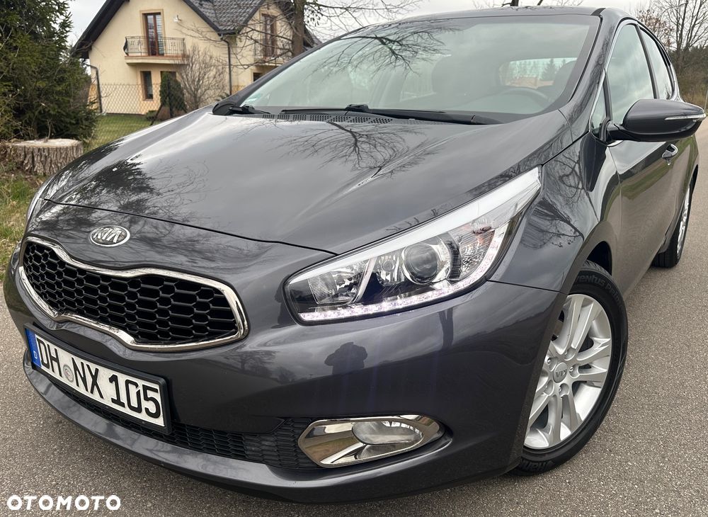 Kia Ceed 1.6 GDI Platinum Edition - 1
