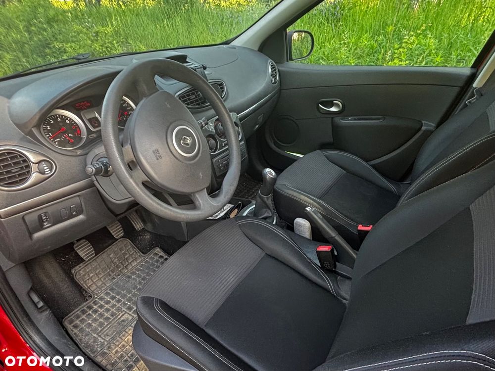 Renault Clio 1.2 16V Authentique Euro5 - 10
