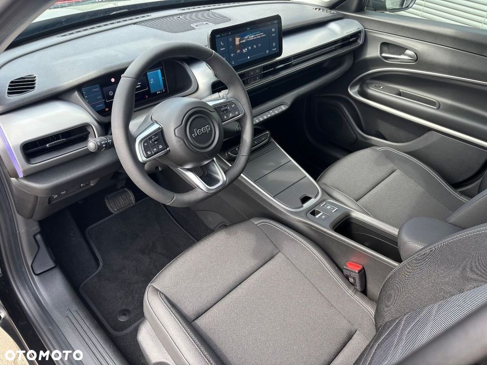 Jeep Avenger 1.2 T3 mHEV Summit FWD eDCT6 - 11