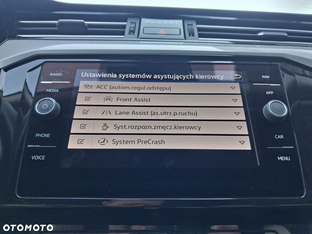 Volkswagen Passat - 23