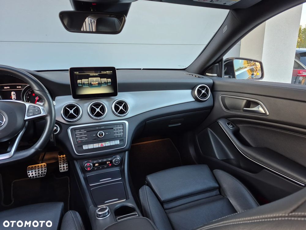 Mercedes-Benz CLA 250 4Matic 7G-DCT - 20