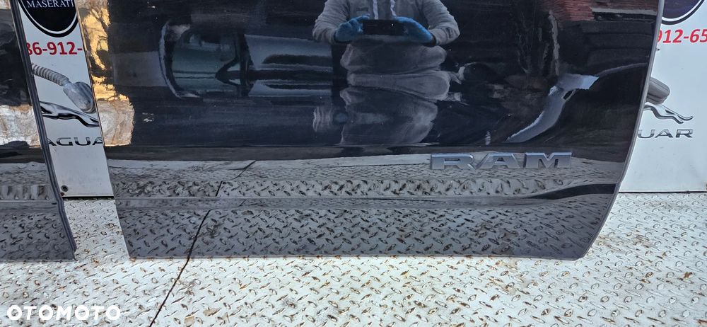 RAM 1500 V 5  2019- Big Horn KRÓTKI QUAD CAB 1,5 Drzwi przód prawy Drzwi przednie prawe  KOMPLETNE KOLOR PXJ - 7