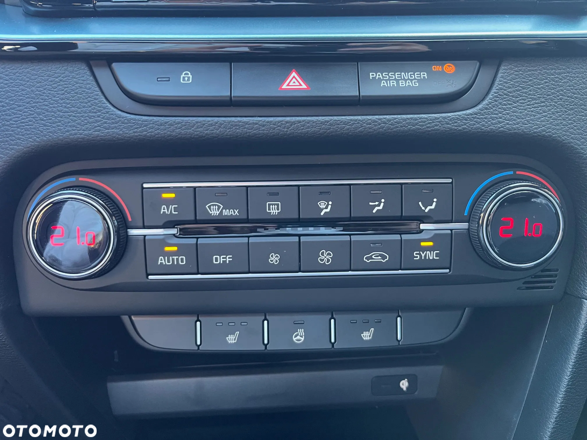 Kia XCeed 1.6 T-GDI Tribute DCT - 24