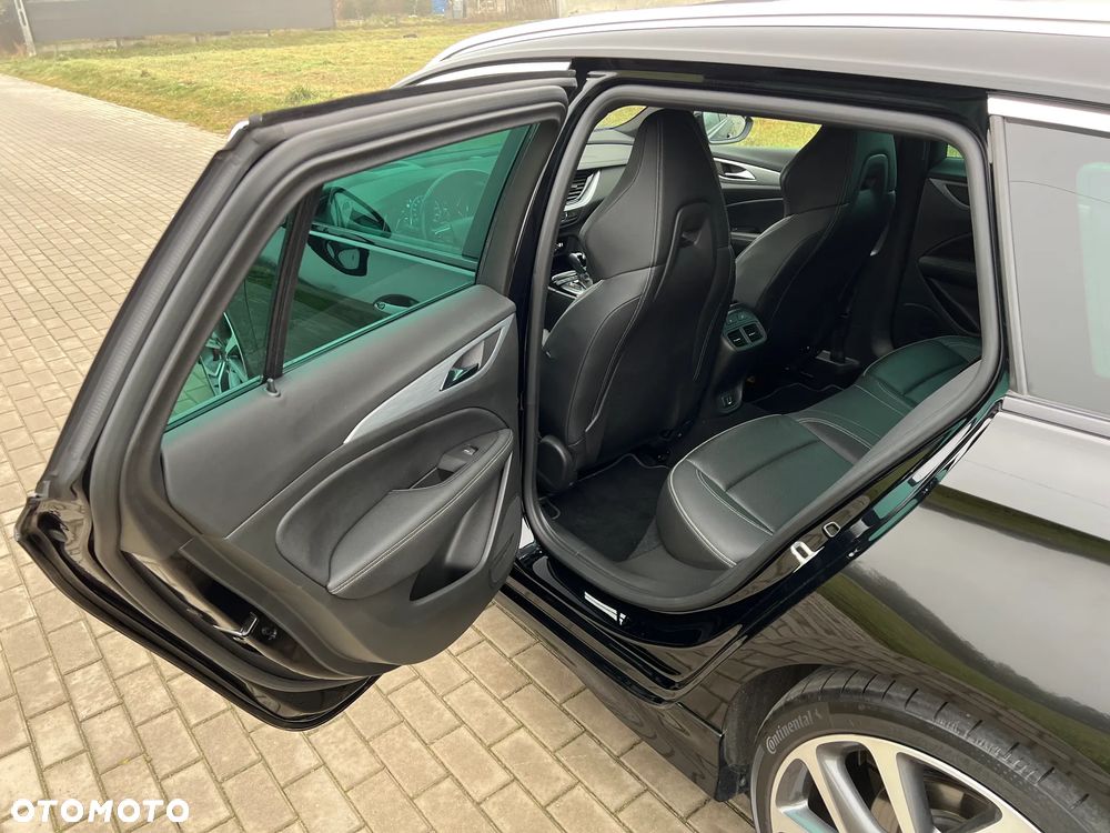 Opel Insignia 2.0 T 4x4 GSi + S&S - 27