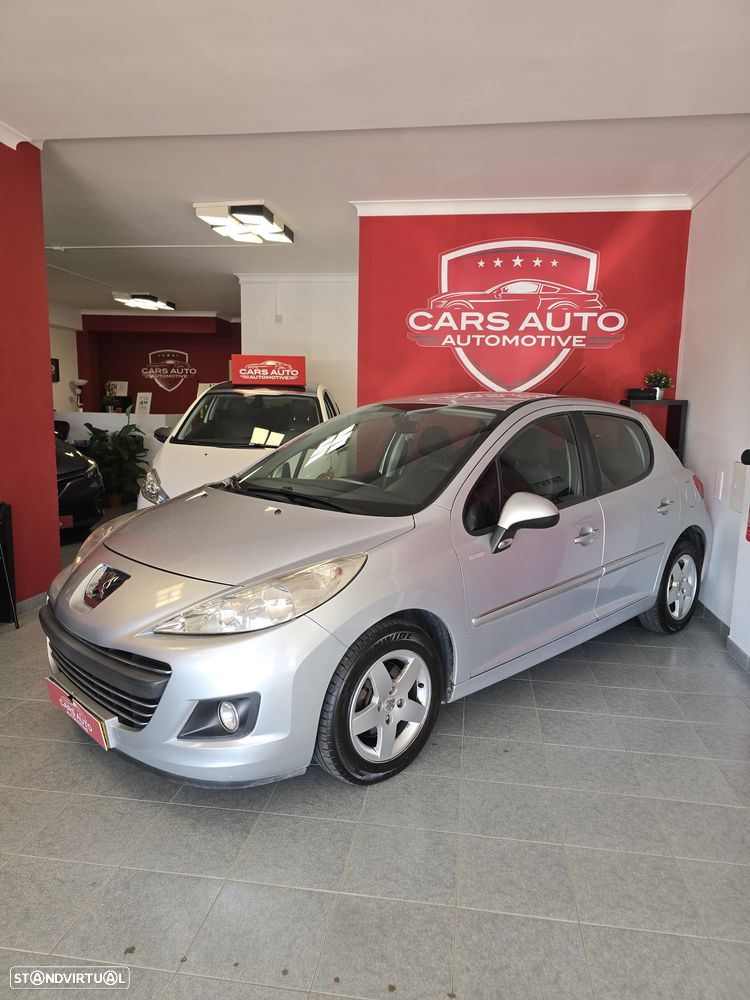 Peugeot 207 - 1