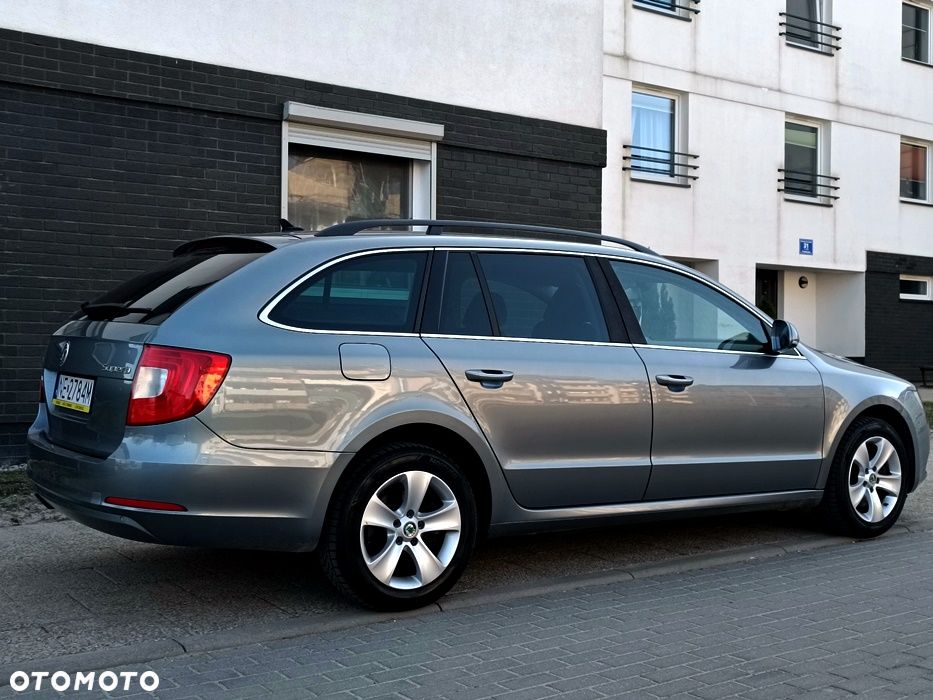 Skoda Superb 2.0 TDI Elegance DSG - 5