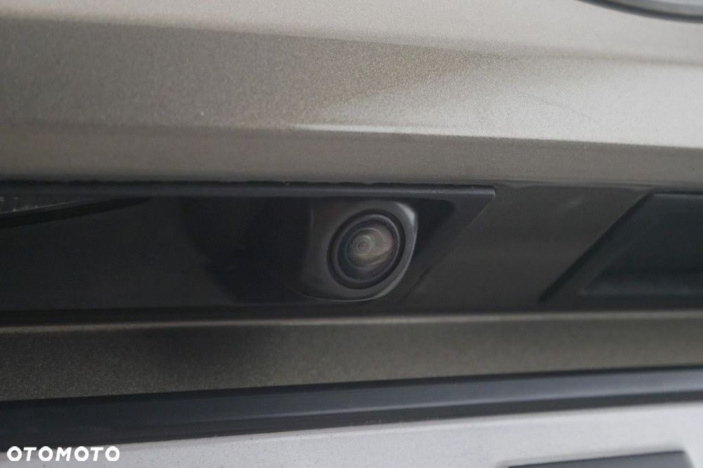 Toyota Corolla 1.8 Hybrid Comfort - 17