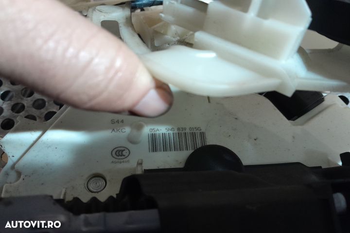 Broasca usa spate stanga 5N0839015G Volkswagen VW Tiguan 1 5N [2007 - - 2