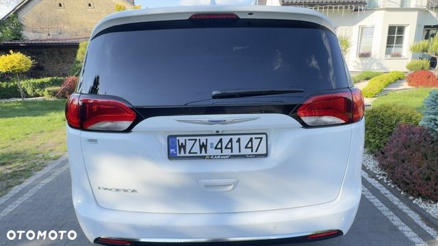 Chrysler Pacifica - 10