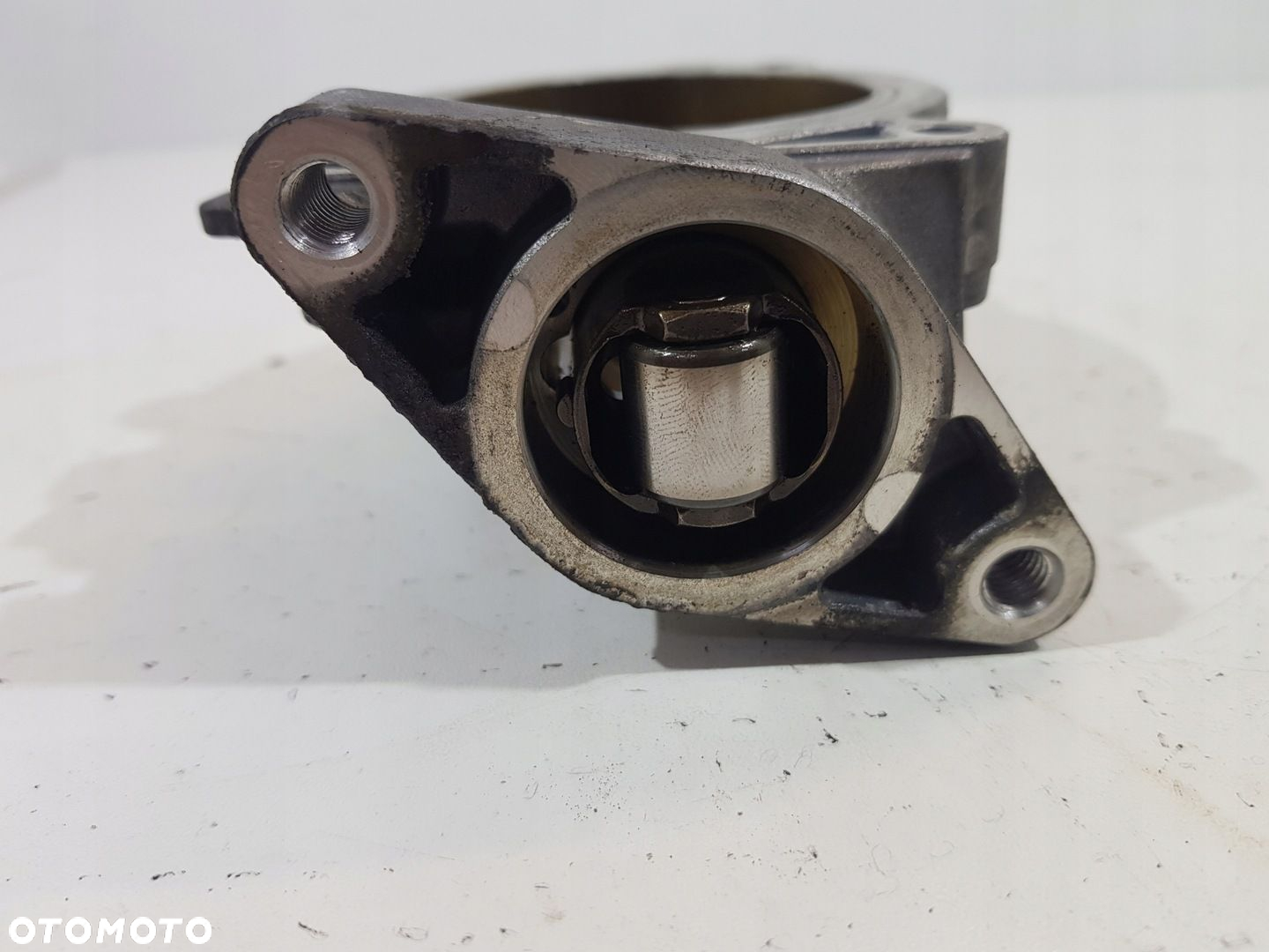 OBUDOWA POMPY PALIWA AUDI A4 A5 A6 3.2 06E103535A - 3