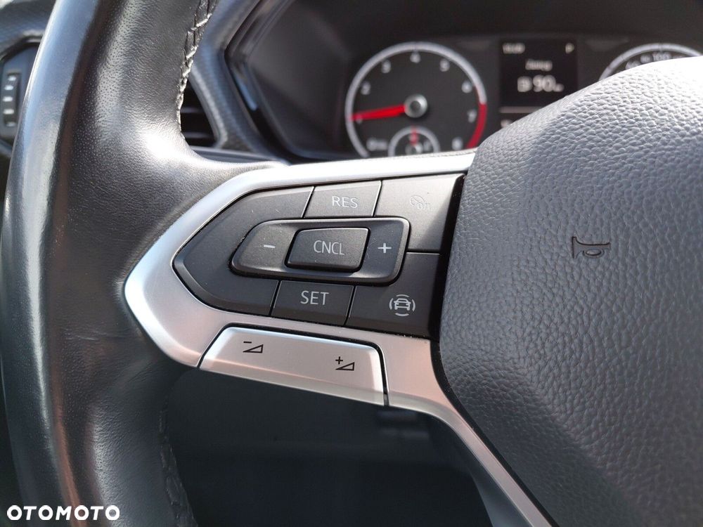 Volkswagen T-Cross - 17