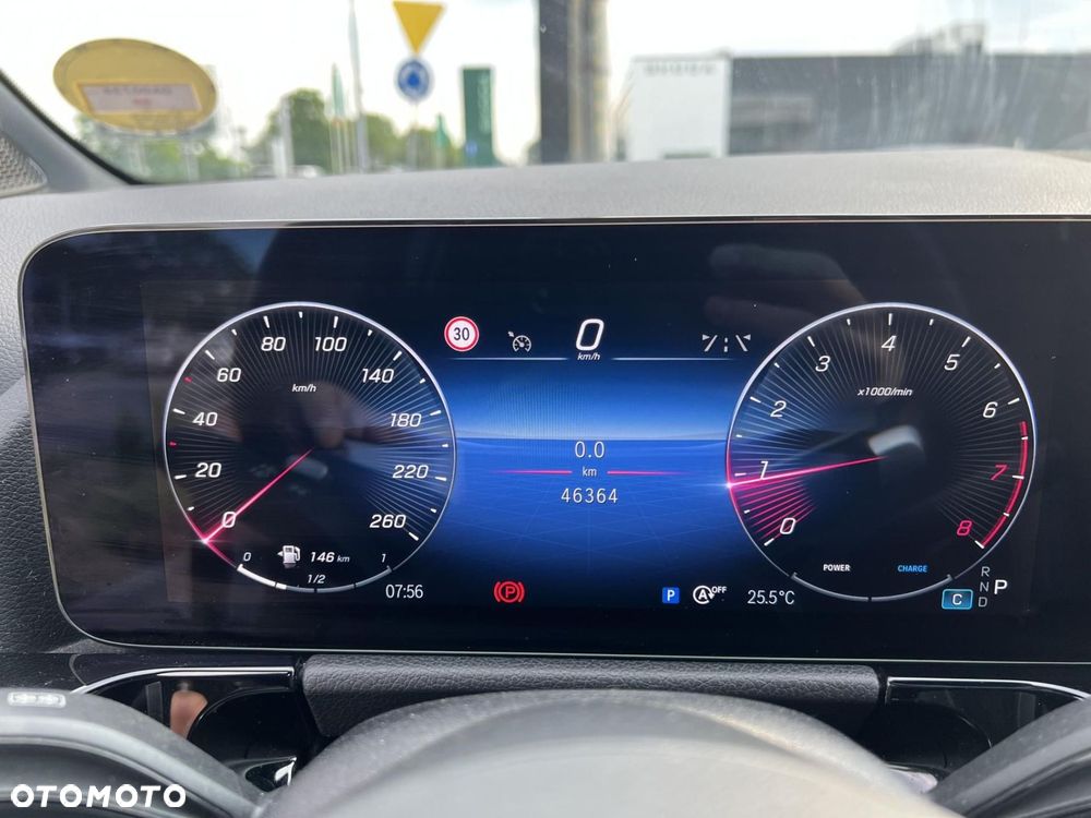 Mercedes-Benz GLA 200 AMG Line - 14