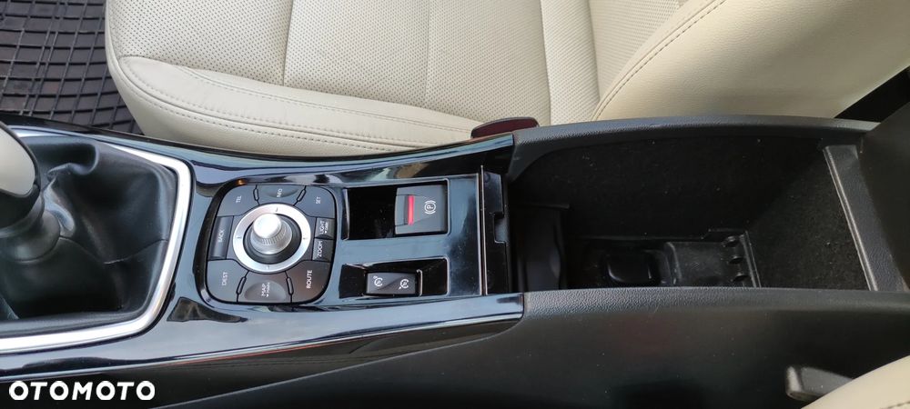 Renault Laguna dCi 180 FAP Initiale - 26