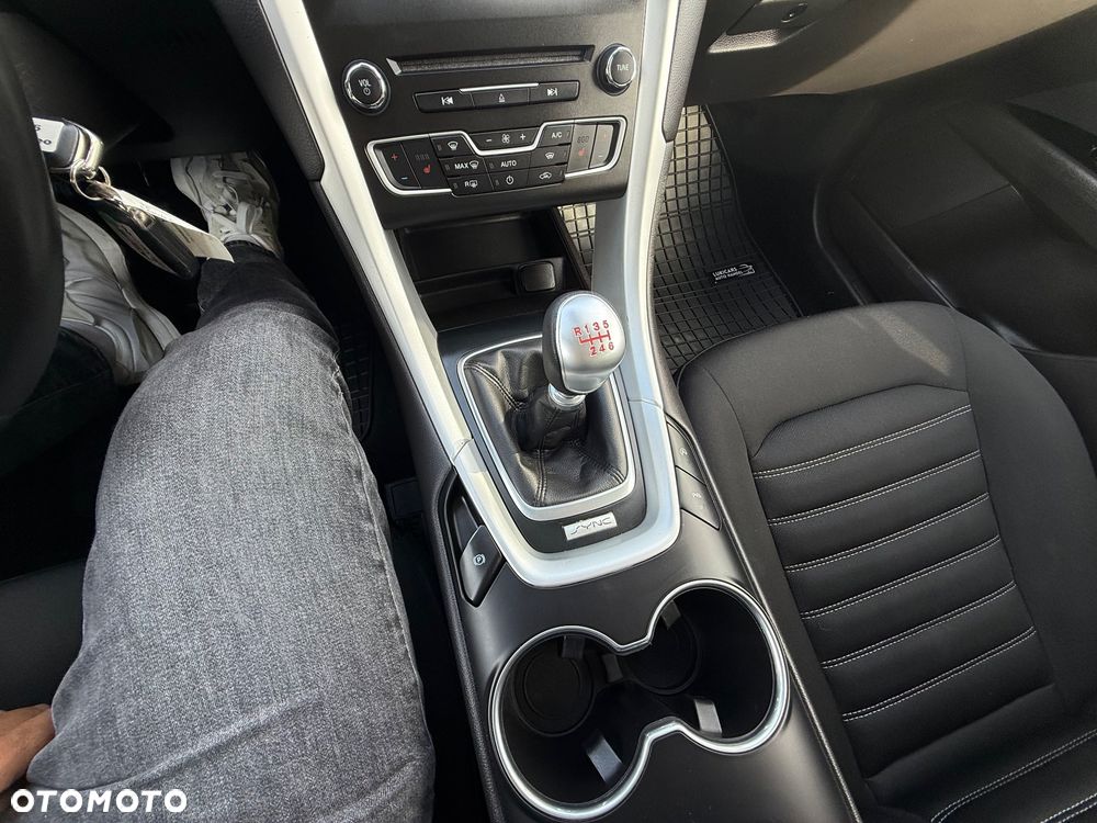 Ford Mondeo 2.0 TDCi STart-Stopp Titanium - 29