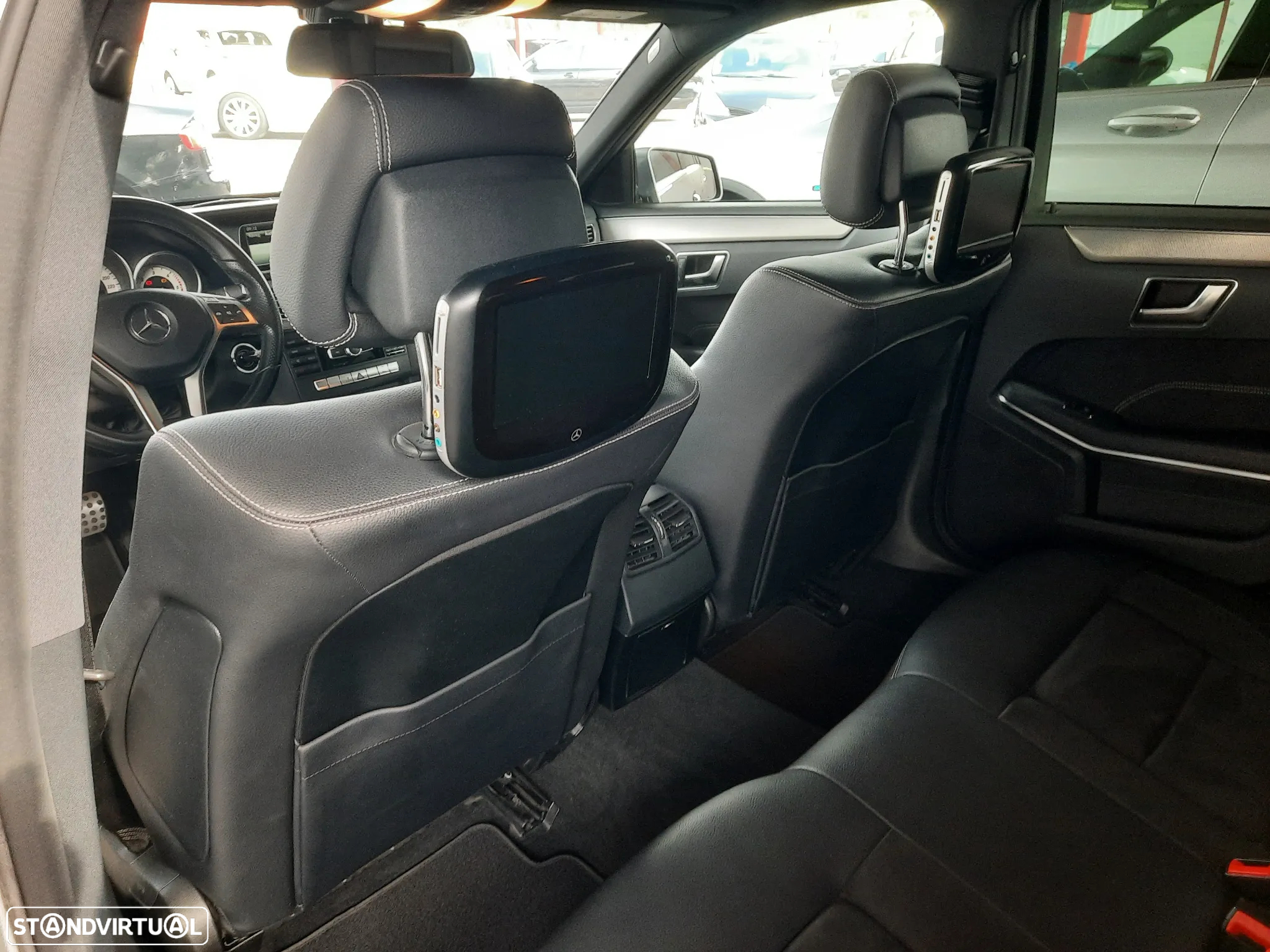 Mercedes-Benz E 300 Bluetec Hybrid Avantgarde - 34