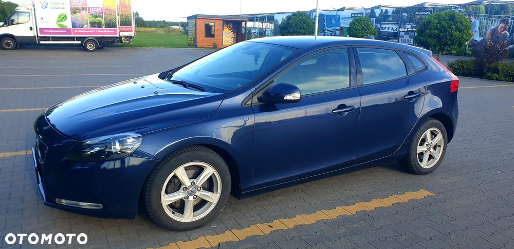 Volvo V40 D2 Momentum - 1