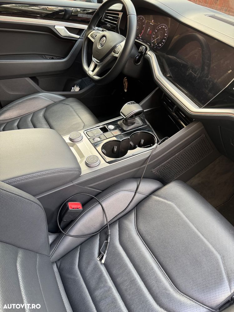 Volkswagen Touareg V6 TSI R-Style - 5