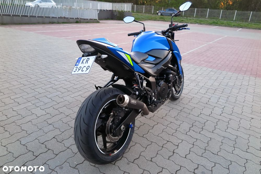 Suzuki GSX - 3