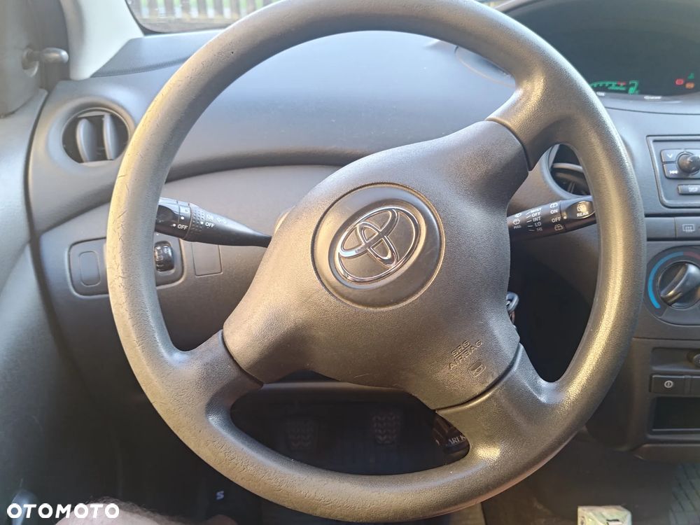 Toyota Yaris 1.0 Base - 3