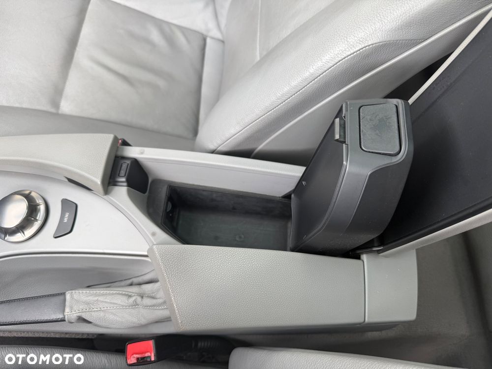 BMW Seria 5 525d - 17