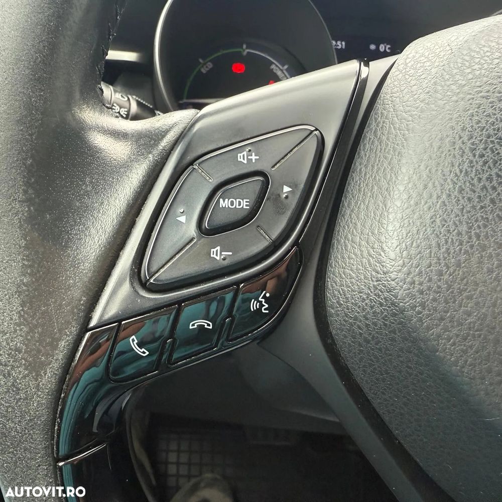 Toyota C-HR 1.8 HSD 122 CP 4x2 CVT Cult - 16