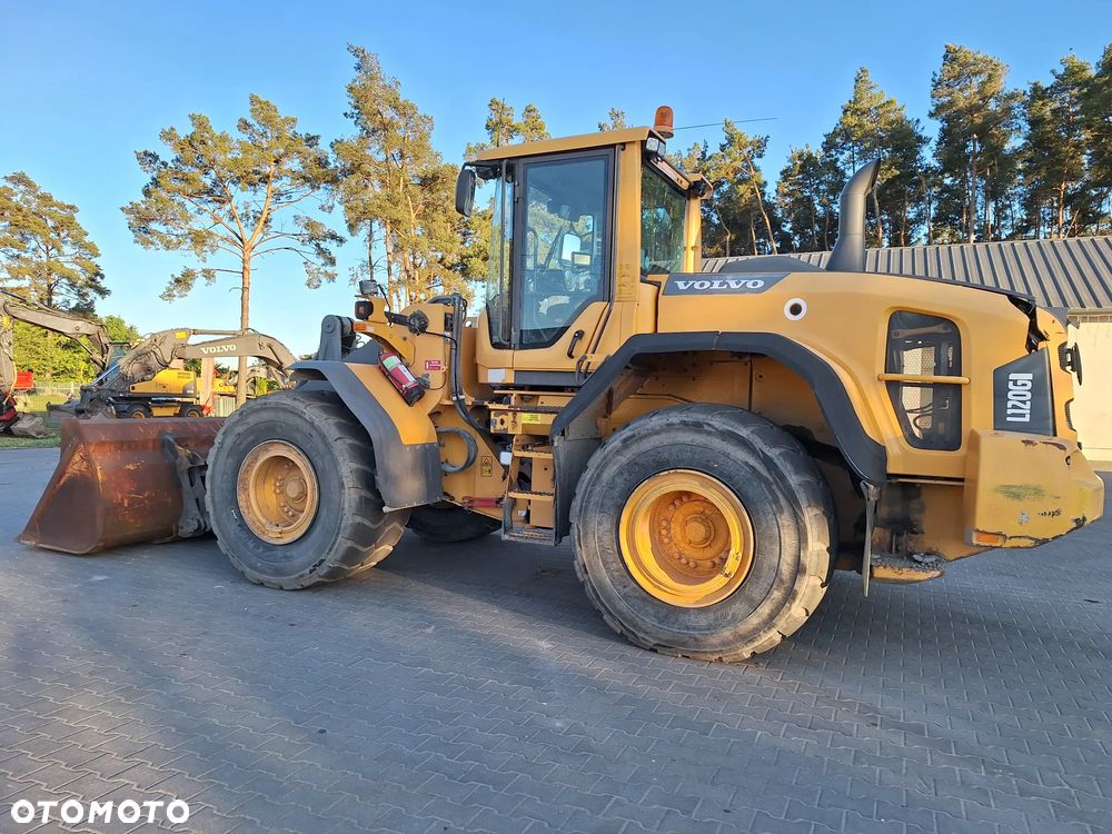 Volvo L120G - 9