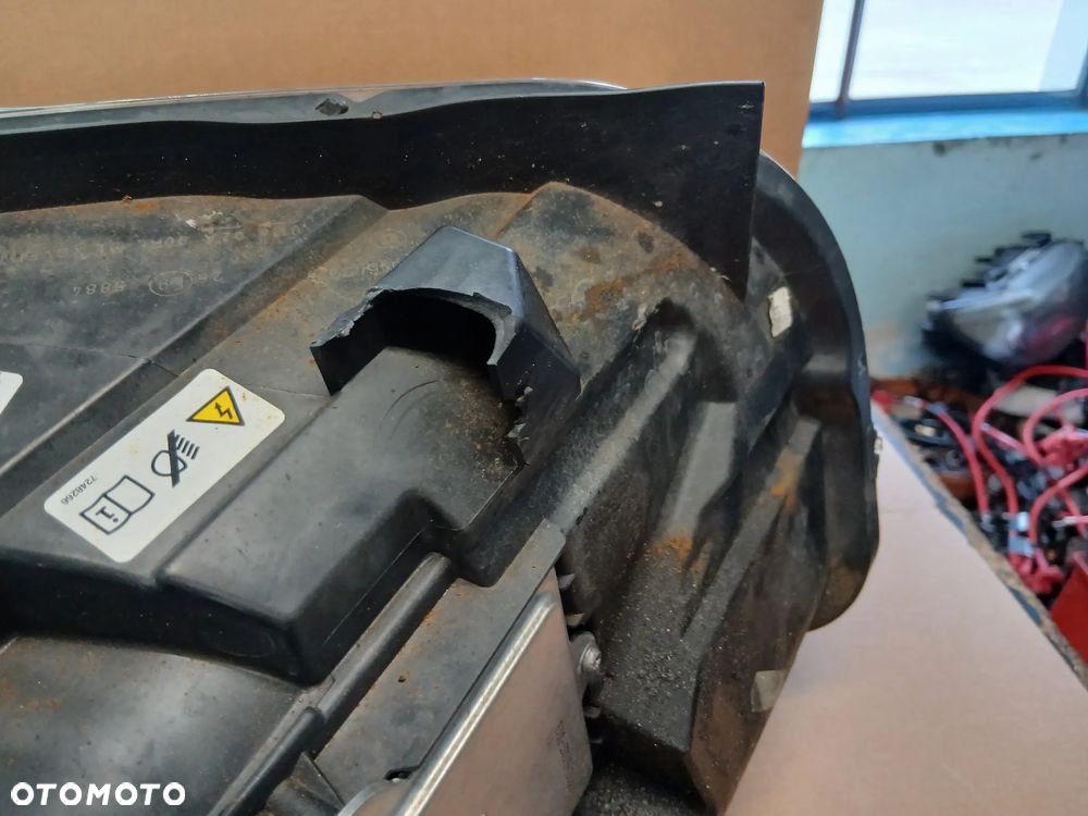 Lampa tylna lewa BMW E84 X1 bixenon skrętny - 3