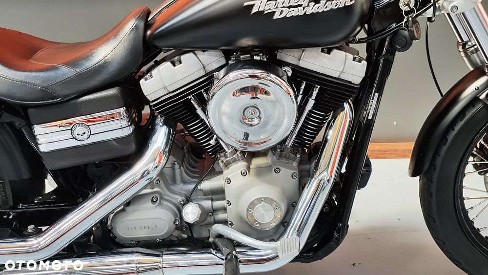 Harley-Davidson Dyna Street Bob - 12