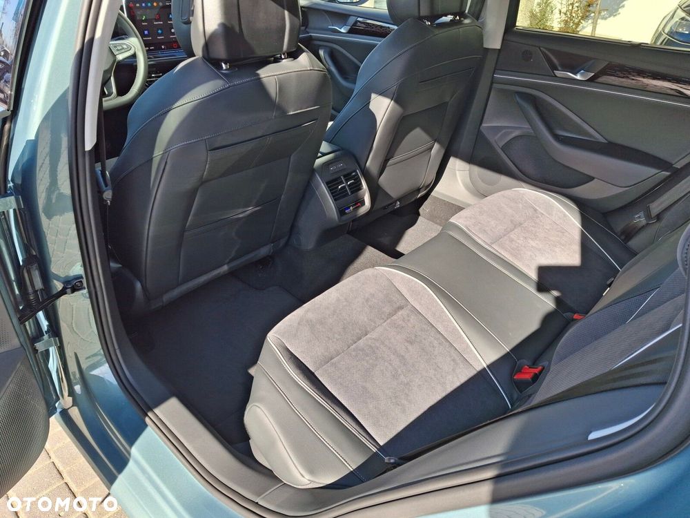 Volkswagen Passat - 16