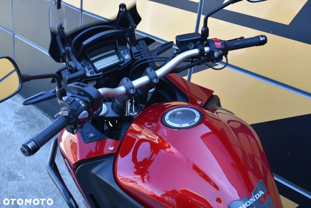 Honda VFR - 12