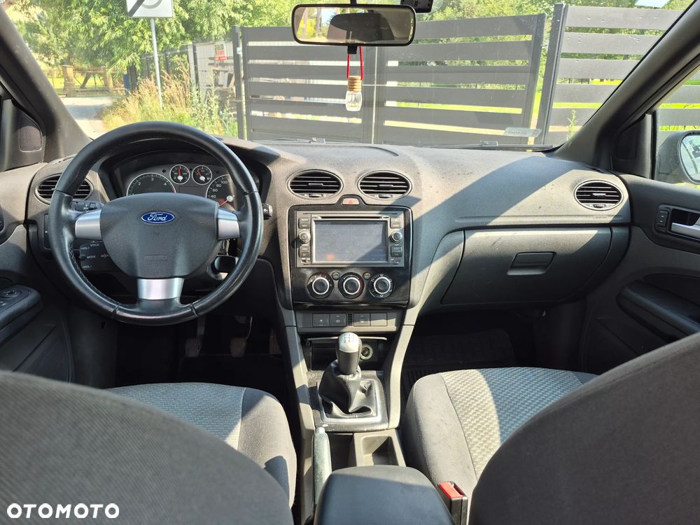 Ford Focus 1.6 16V Ambiente - 8