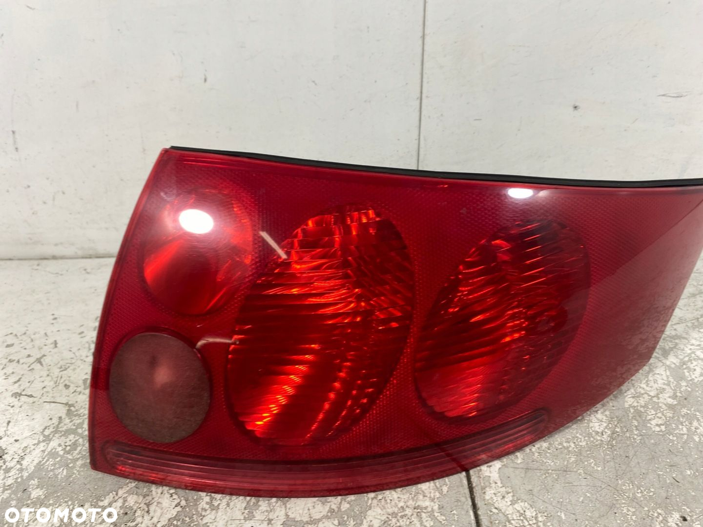 LAMPA TYŁ PRAWA TYŁ AUDI TT 8N - 3