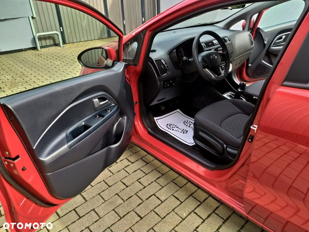 Kia Rio 1.2 Attract - 13