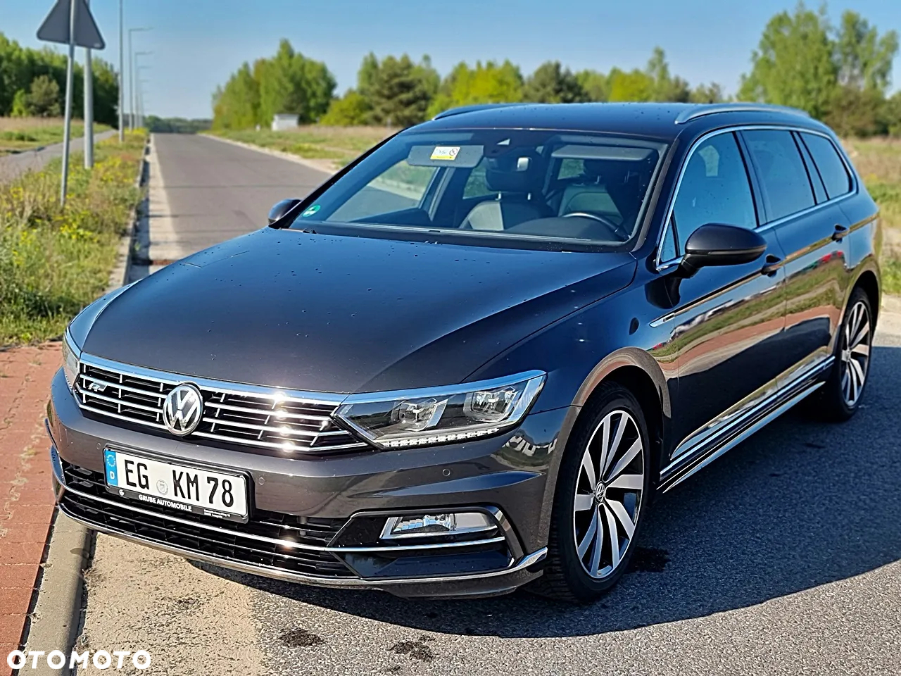 Volkswagen Passat - 2