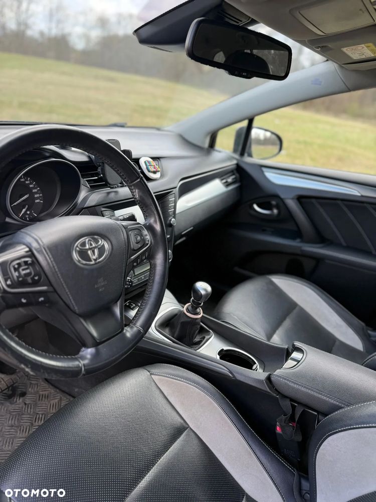 Toyota Avensis 2.0 D-4D Premium - 14