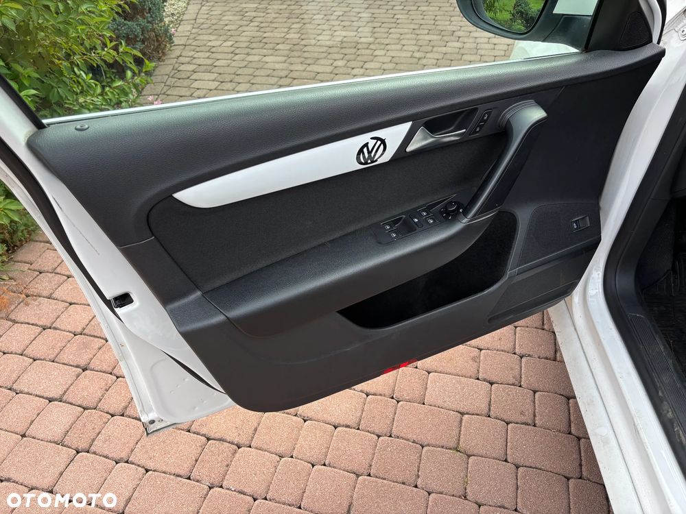 Volkswagen Passat Variant 2.0 TDI DPF Sportline - 14