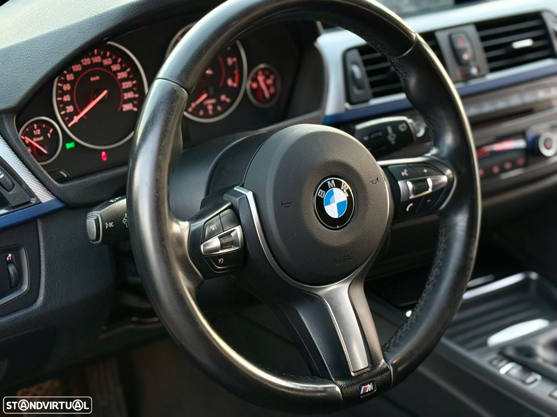 BMW 318 d Touring xDrive Pack M - 17