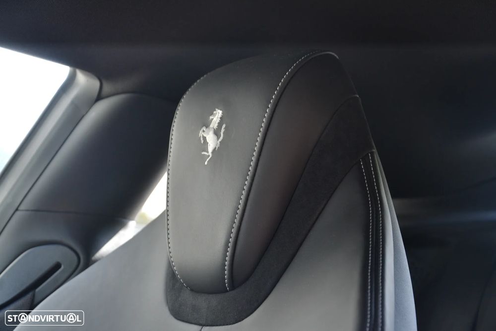 Ferrari Roma 3.9 Twin-Turbo V8 - 25