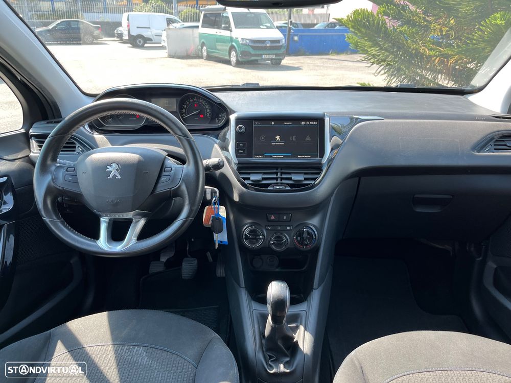 Peugeot 208 1.2 PureTech Signature - 44