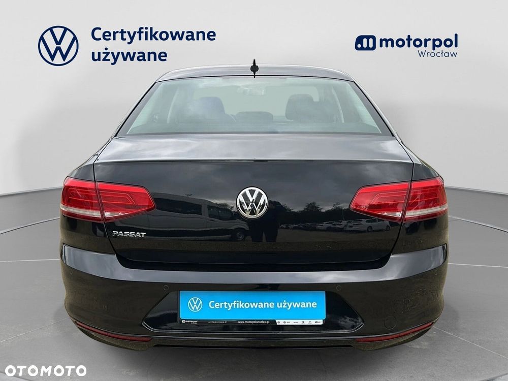 Volkswagen Passat 2.0 TDI SCR Trendline - 13