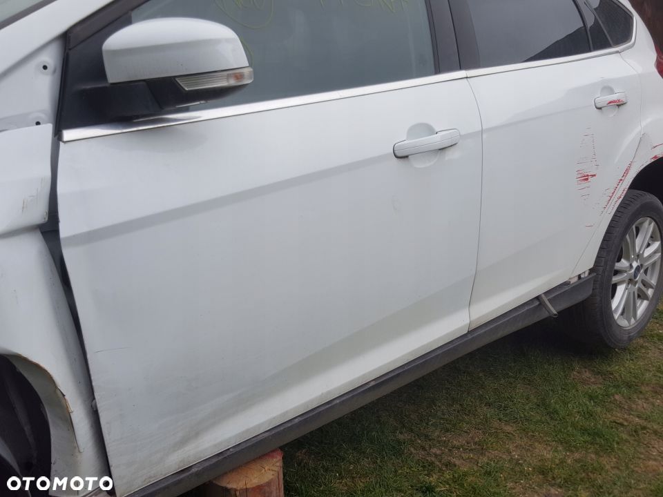 DRZWI LEWE FOCUS MK3 HB 5B RADOM - 1
