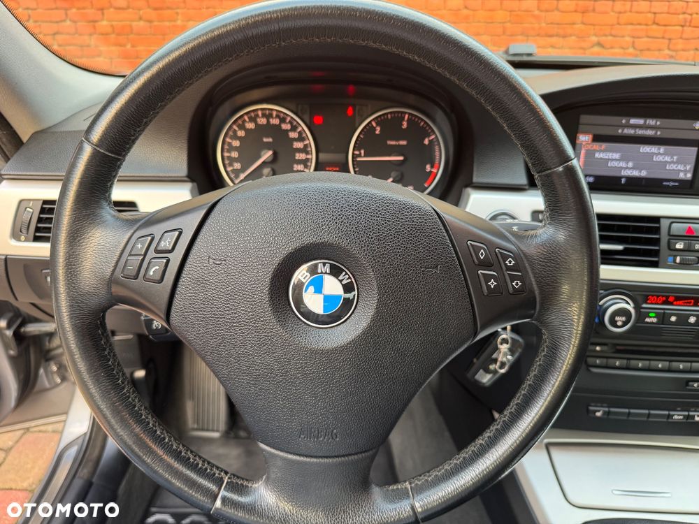 BMW Seria 3 320d - 25